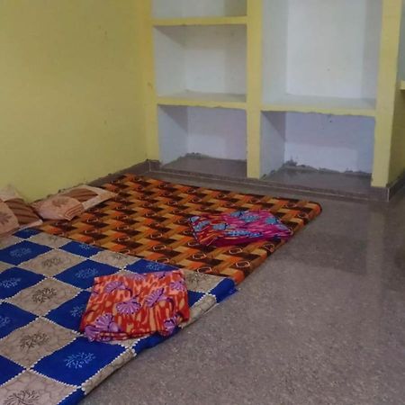 Apartamento Gopal Sadan-2 Vrindāvan Exterior foto